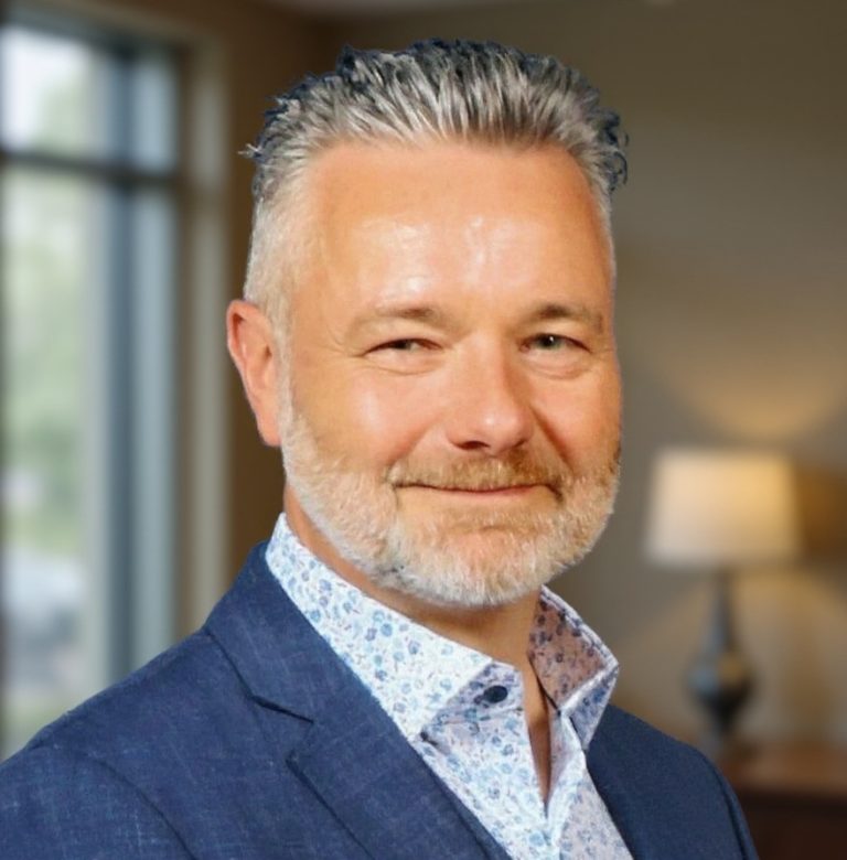 Andrew Mackenzie cropped 768x780